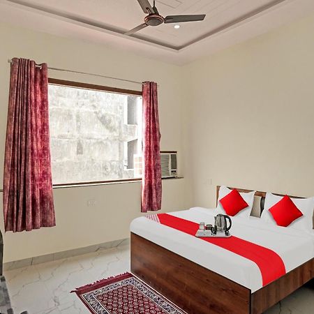 Oyo Ct Hotel Ghaziabad Exterior photo
