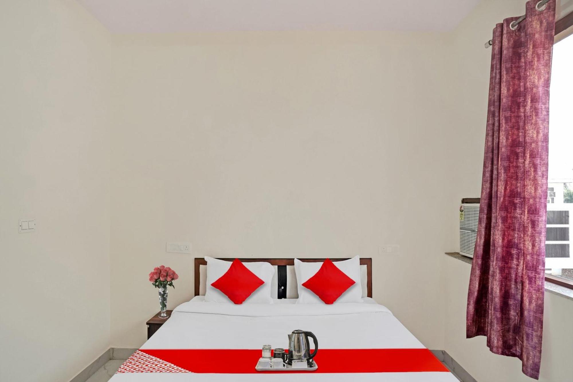 Oyo Ct Hotel Ghaziabad Exterior photo